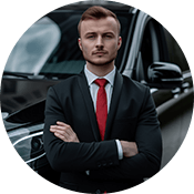 Вебер Александр Евгеньевич — сотрудник компании «StarCars»