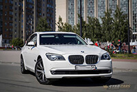 Фото 5 — Аренда белой BMW 7 с водителем в Новосибирске