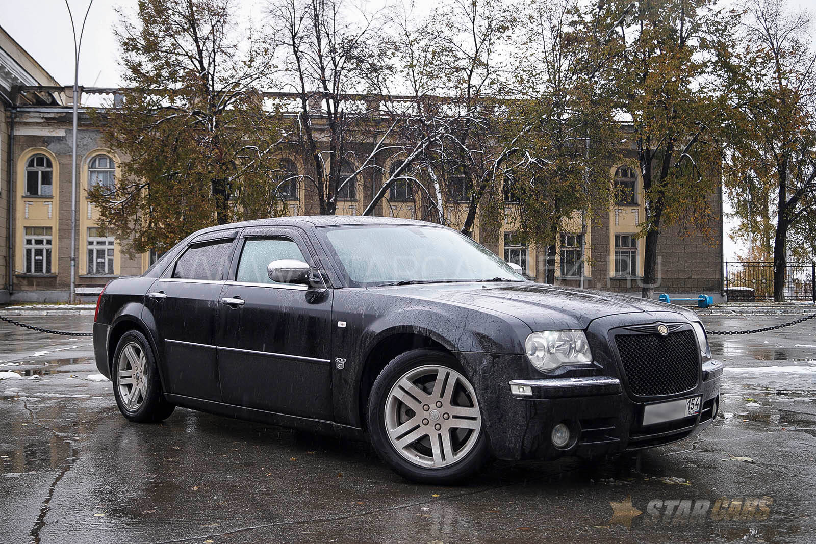 Аренда Chrysler 300C (черный) с водителем