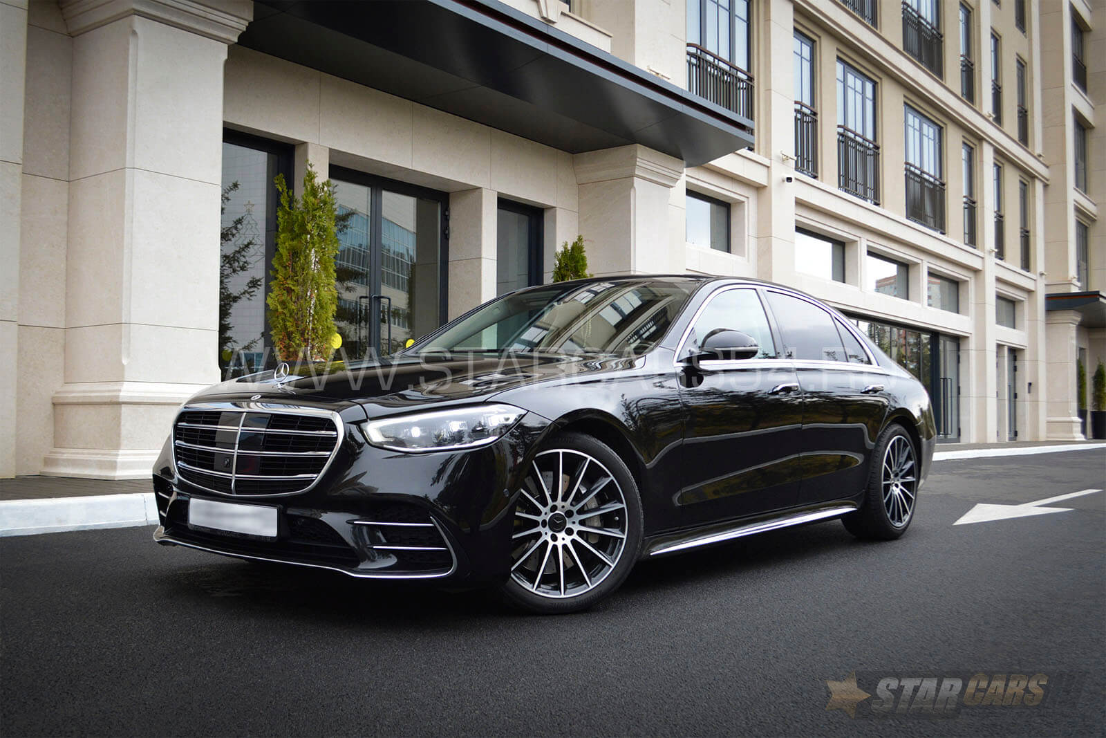 Аренда автомобиля премиум-класса Mercedes-Benz S-class w223 с водителем