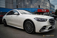 Фото 1 — Аренда белого Mercedes-Benz S-class w223 с водителем в Новосибирске
