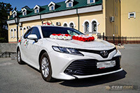 Фото 2 — Аренда свадебных украшений «Красно-белые сердца» на машину в Новосибирске