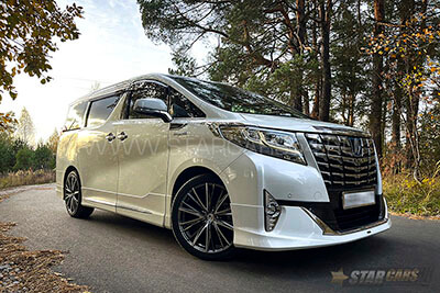Аренда минивэна Toyota Alphard белого цвета с водителем в Новосибирске